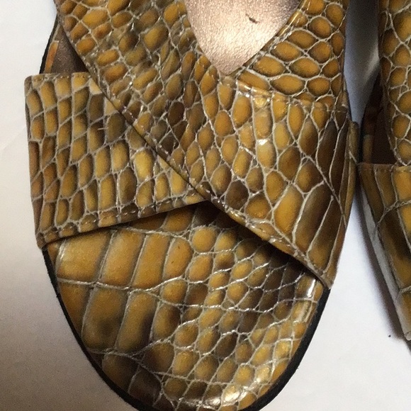Vaneli Faux Gold Crocodile Reptile Snakeskin Patent Wedge High Heel Sandal 8.5 N - Picture 5 of 14